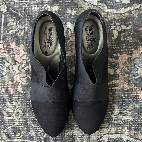 Coach and Four Black Women's Heels - Picture 2 of 7